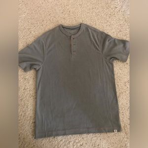 Rainforest Three button short sleeve tee shirt Small!Green